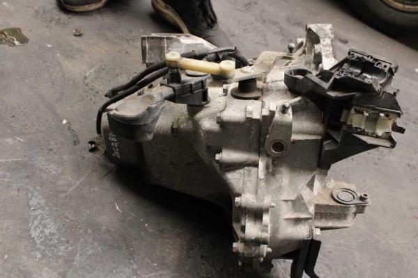 BOITE DE VITESSE MANUEL CITROEN C3 / PEUGEOT 207 1.4 ESSENCE ( 5 VITESSES ) - Vue 4